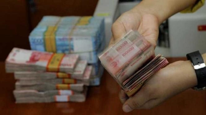 Tentu, mari kita bahas secara mendalam mengenai dinamika Rupiah terkini dalam sebuah artikel yang informatif dan mudah dipahami.