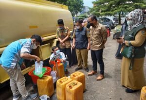 Pemerintah Gelar Operasi Pasar Minyak Goreng Serentak: Upaya Stabilisasi Harga dan Ketersediaan