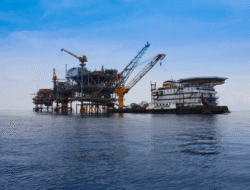 Harga Minyak Dunia Kembali Melemah, Tekanan Stok AS Masih Dominan