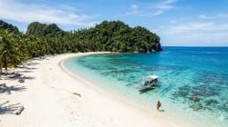 Rekomendasi Pulau Terpencil di Filipina yang Memiliki Pasir Putih Halus dan Air Laut Sebening Kristal